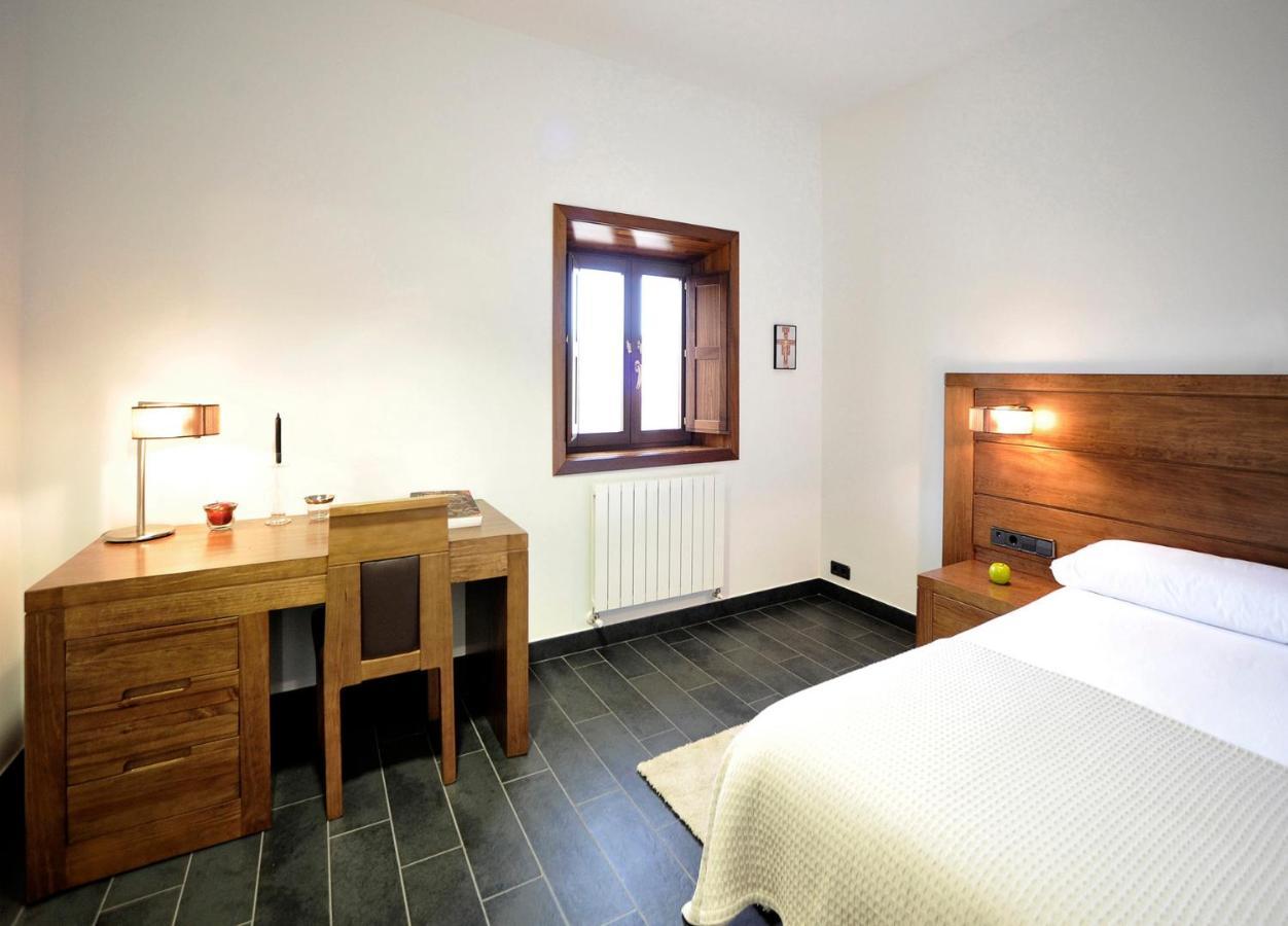 Hotel Hospederia Convento San Francisco Santo Domingo De Silos Habitación foto